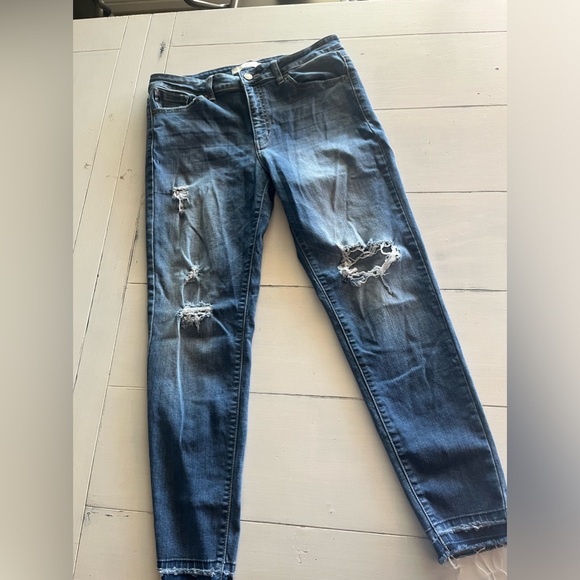 KanCan Estillo Distressed Women’s Jeans. Size 29 - Picture 3 of 5
